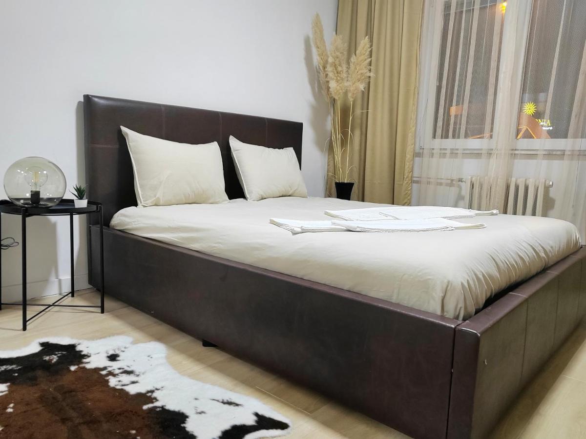 City Sqare Apartment Verde Skopje Buitenkant foto
